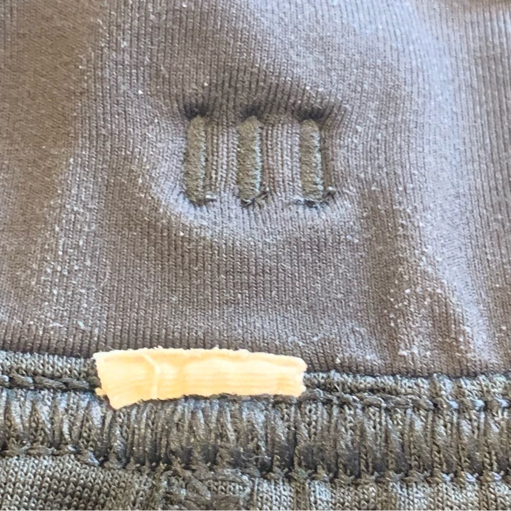 Lululemon On The Mat Short Needles Texture White Black Size Medium - Picture 7 of 9